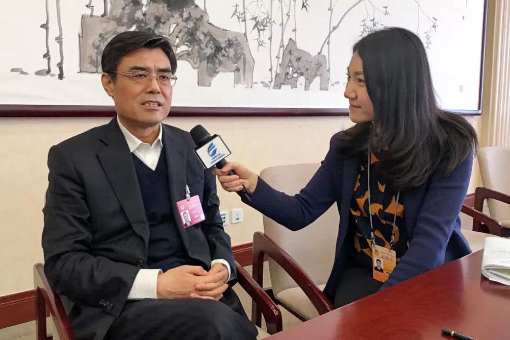 當(dāng)好能源轉(zhuǎn)型與清潔發(fā)展排頭兵——訪全國政協(xié)委員，中國華能集團(tuán)有限公司董事長、黨組書記舒印彪