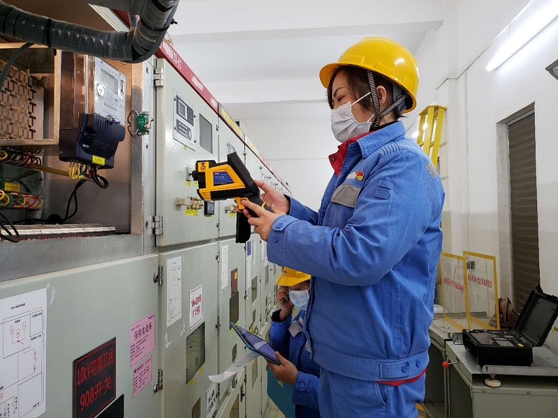 南方電網(wǎng)廣西柳州鹿寨供電局:戰(zhàn)“疫”保電 巾幗在行動