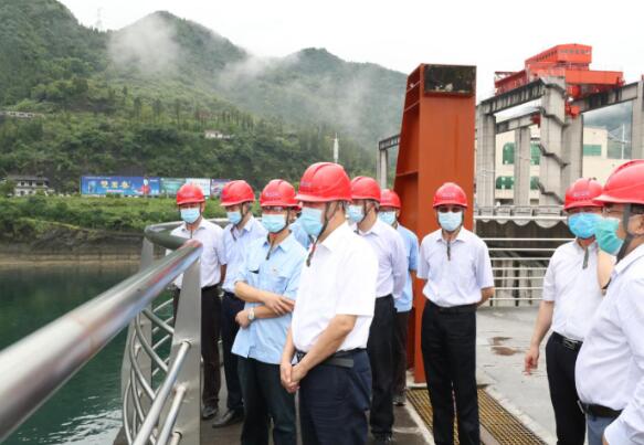 三峽集團黨組書記、董事長雷鳴山赴湖北宜昌市調(diào)研