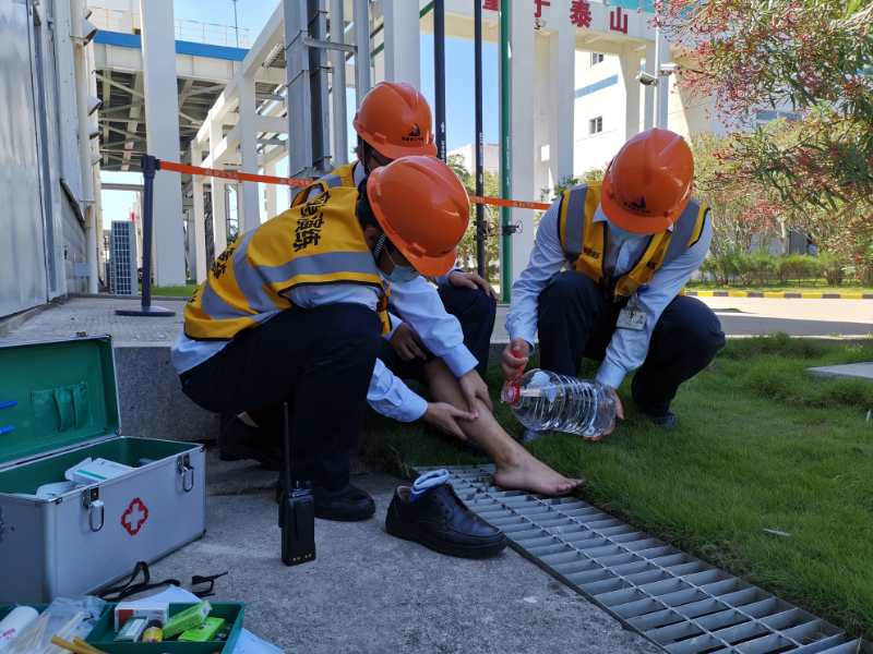 防毒蛇咬傷，保人身安全