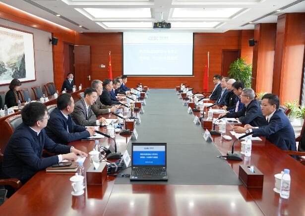 中國能建黨委書記、董事長宋海良與氫陽公司董事長程寒松座談