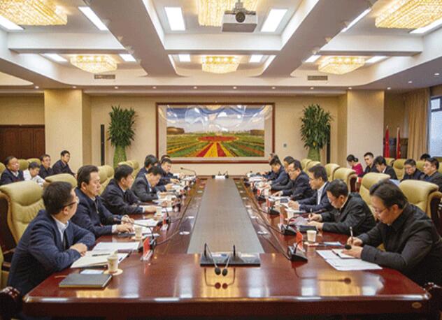 內(nèi)蒙古電力(集團(tuán))公司董事長、黨委書記賈振國帶隊赴鄂爾多斯地區(qū)調(diào)研