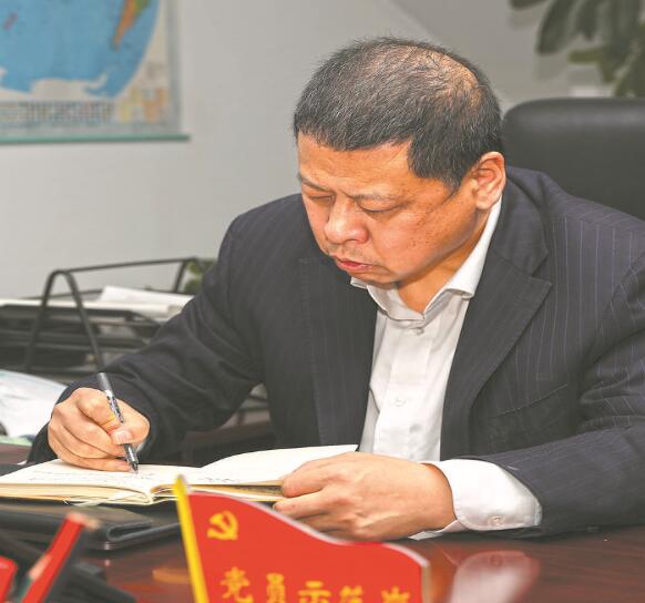 有他在，大家心里就有底了——記國(guó)家電網(wǎng)有限公司特等勞動(dòng)模范汪波