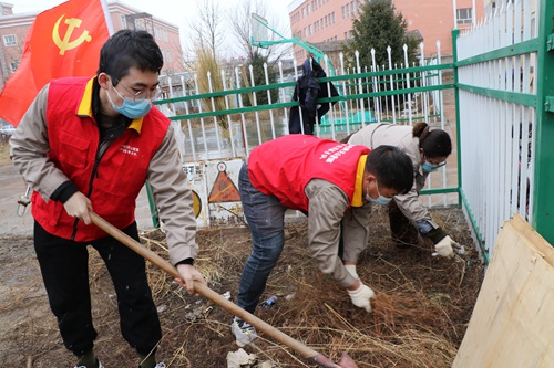 國網(wǎng)伊犁供電公司：開展“學(xué)雷鋒、樹新風(fēng)、做榜樣”志愿活動