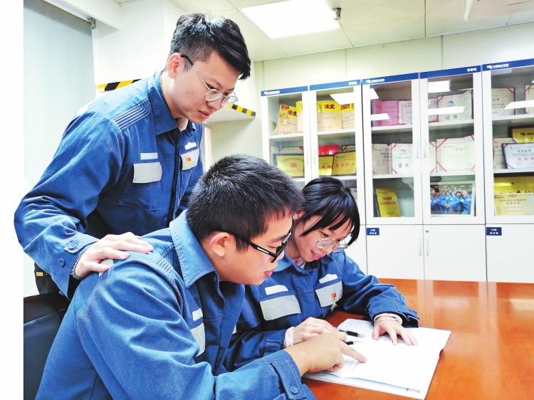 廣東佛山供電局:深化黨建帶團建 促青年快速成長