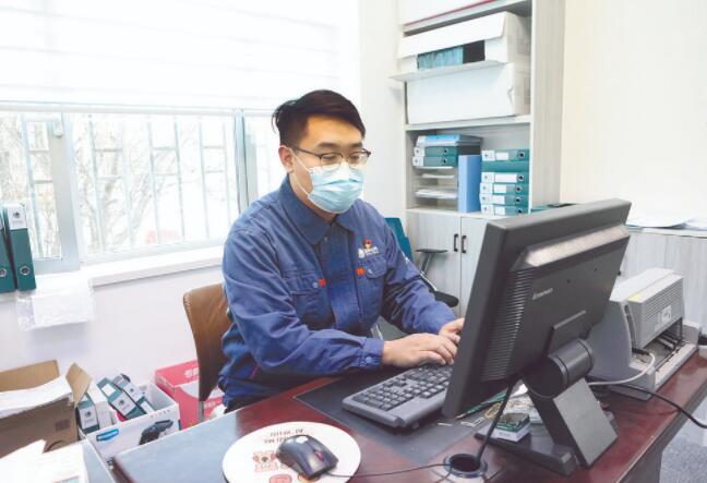 李燦邦: 爭做營銷排頭兵 當好客戶貼心人