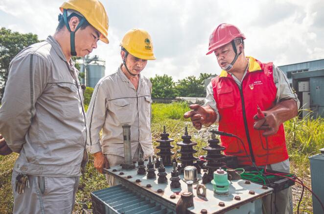 廖偉:堅(jiān)守電網(wǎng)運(yùn)維搶修第一線