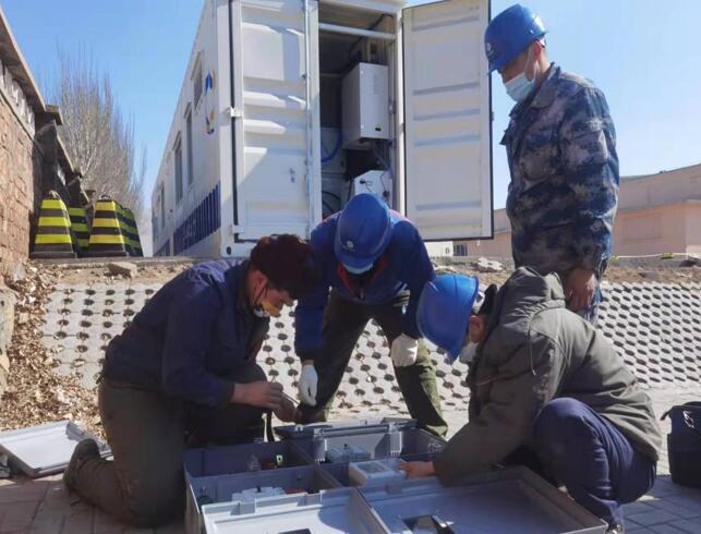 凝聚抗疫合力，緊急施工為方艙極速送電