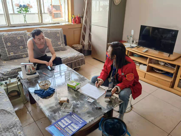 烏海市千里山供電分公司：“敲門行動(dòng)”，筑牢疫情防控屏障