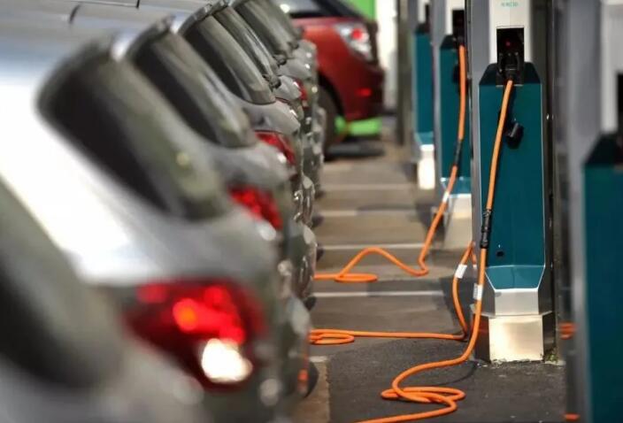 油價漲怕了,電動車主也笑不出