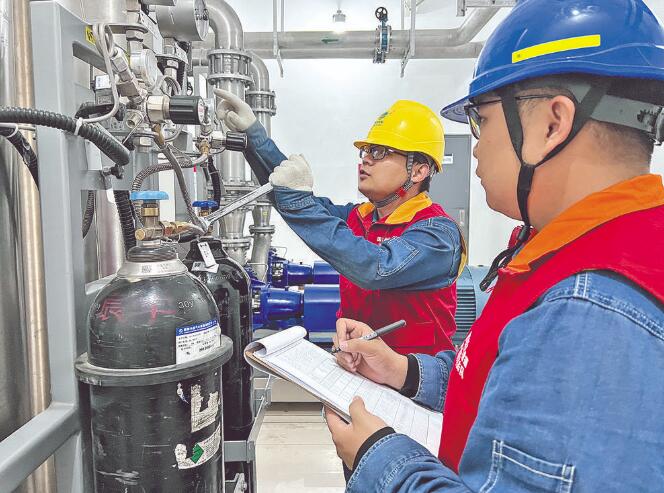 國網(wǎng)新疆超高壓分公司:黨員當(dāng)先鋒 檢修挑大梁