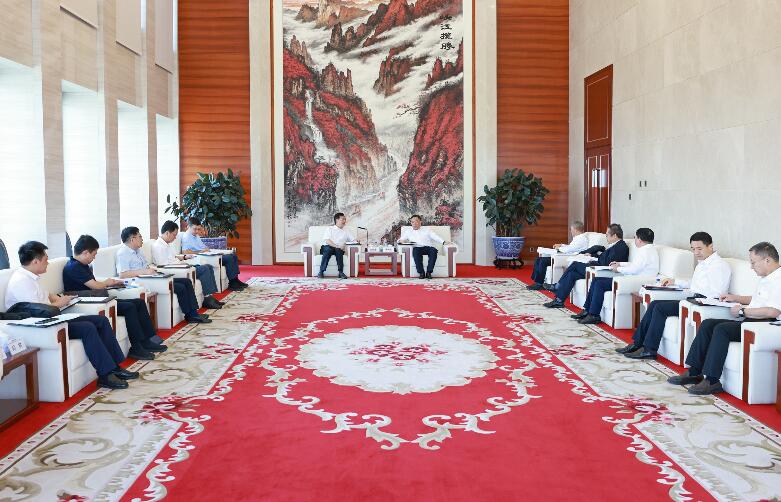 宋海良與武漢理工大學(xué)黨委書記信思金、校長(zhǎng)楊宗凱座談