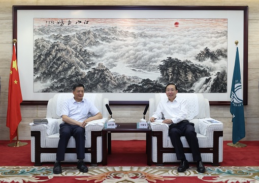 國(guó)家電網(wǎng)有限公司董事長(zhǎng)、黨組書(shū)記辛保安與東方電氣集團(tuán)董事長(zhǎng)俞培根會(huì)談