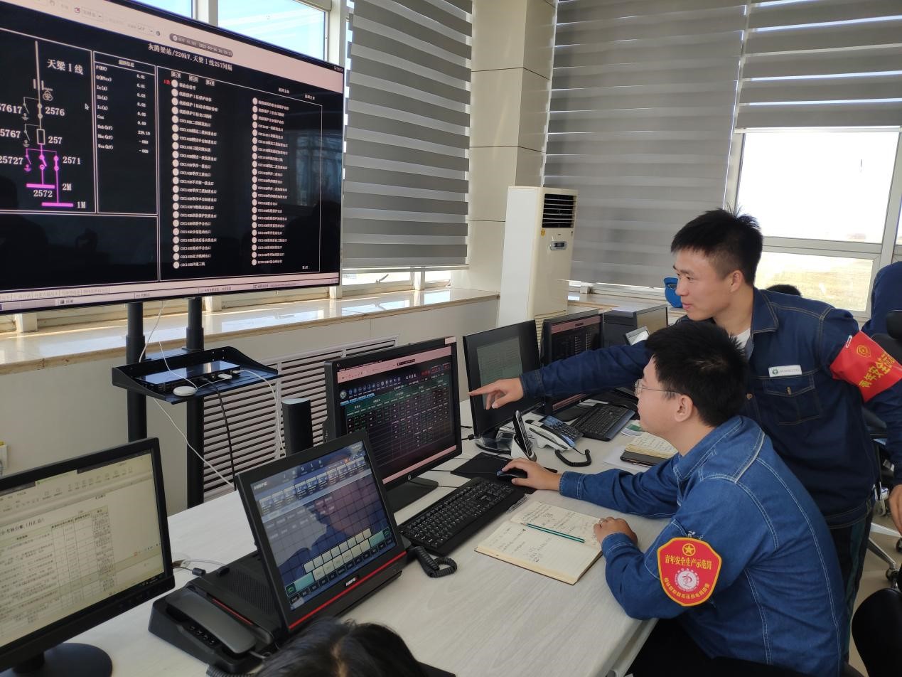 勇?lián)厝?，青年員工譜寫奮斗新征程