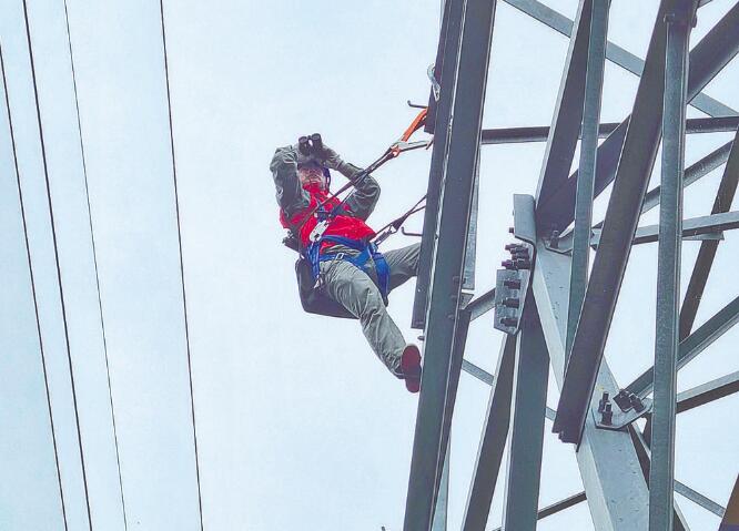 國網(wǎng)湖北電力(電靚屋脊)共產(chǎn)黨員服務隊:全過程全方位服務 保障高鐵用電需求