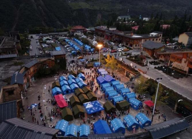 國網(wǎng)四川電力:上萬用戶恢復(fù)供電 “第一盞燈”亮了