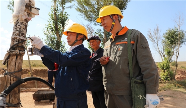 康巴什供電公司:堅守崗位服務(wù)群眾 喜迎二十大