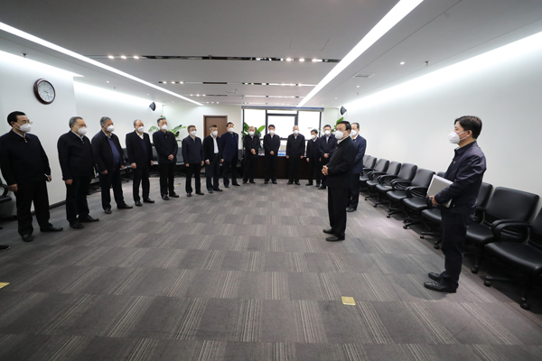 張玉卓到中國(guó)國(guó)新調(diào)研 看望慰問中央企業(yè)專職外部董事和企業(yè)一線干部職工
