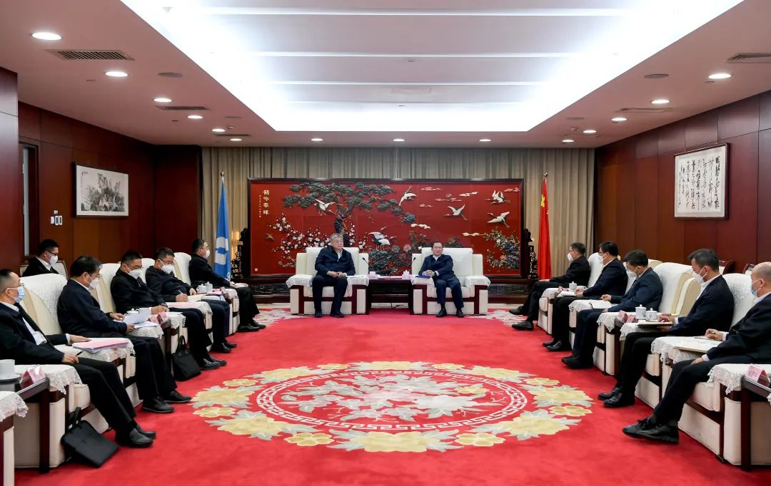 中國(guó)華電黨組書(shū)記、董事長(zhǎng)江毅會(huì)見(jiàn)國(guó)家能源集團(tuán)黨組書(shū)記、董事長(zhǎng)劉國(guó)躍