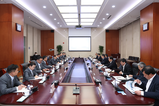 華能集團(tuán)董事長溫樞剛會(huì)見陽光電源董事長曹仁賢