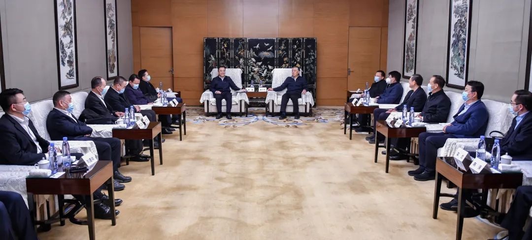 大唐集團黨組書記、董事長鄒磊與陜投集團董事長袁小寧、總經(jīng)理趙軍會談