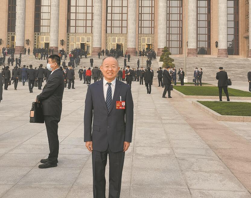 【兩會好聲音】全國人大代表 錢海軍:當好百姓“點燈人” 讓服務(wù)更有溫度