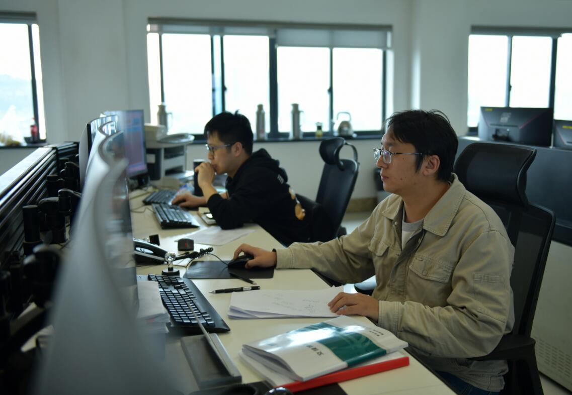 余姚市宏宇輸變電工程公司堅(jiān)守崗位 全力保障“五一”用電無(wú)憂(yōu)