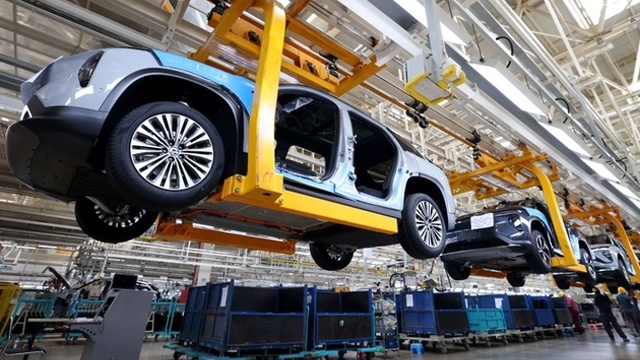 新能源汽車(chē)“賽道”,我國(guó)技術(shù)全面“超車(chē)”要多久?