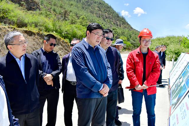 國(guó)家電網(wǎng)黨組副書記、總經(jīng)理張智剛深入西藏開展主題教育專題調(diào)研