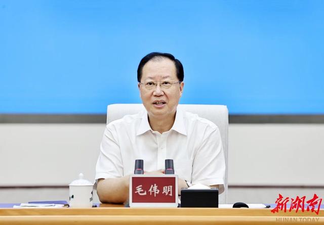 湖南省委副書(shū)記、省長(zhǎng)毛偉明與發(fā)電企業(yè)代表座談：強(qiáng)化擔(dān)當(dāng) 滿(mǎn)發(fā)穩(wěn)發(fā)