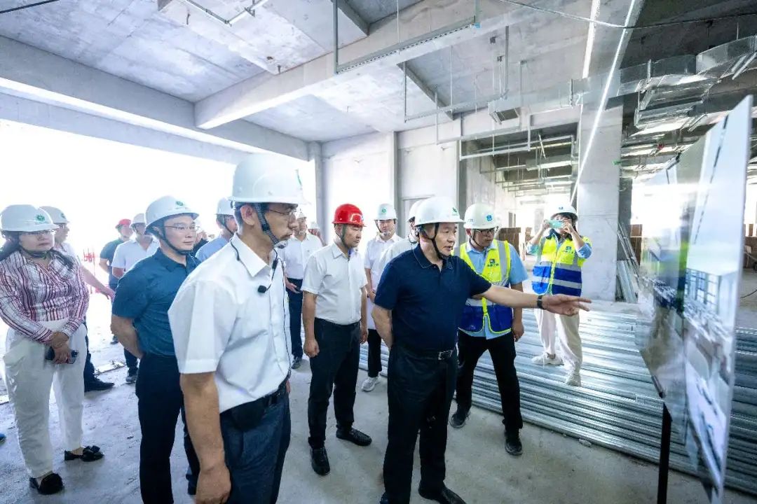 賈振國深入A級大數據中心、國家重點實驗室項目現場檢查慰問