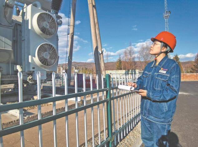 汪瑞娜： 在電網(wǎng)運維一線攻堅克難