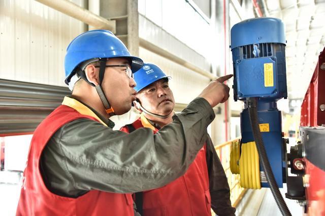 國網(wǎng)?？h供電公司推行服務(wù)“電長制” 助企發(fā)展“加速跑”