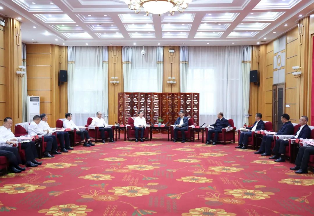 國家電網(wǎng)公司董事長、黨組書辛保安會見青海省委書記陳剛、省長吳曉軍、省政協(xié)主席公保扎西