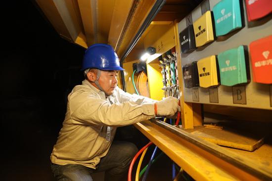 國網(wǎng)唐山供電公司:凌晨出發(fā) 水退人進電通