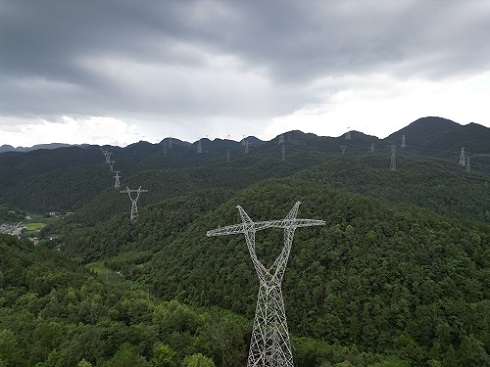 這項工程有新進展，全面進入架線施工階段