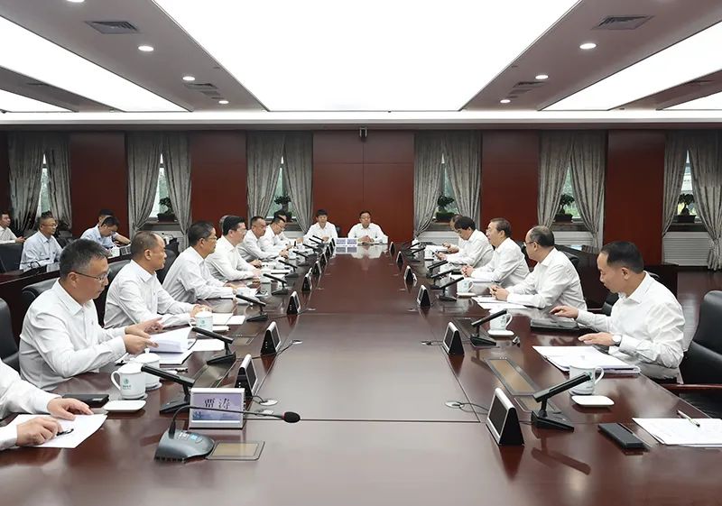 國家電網董事長、黨組書記辛保安赴國網新疆電力調研