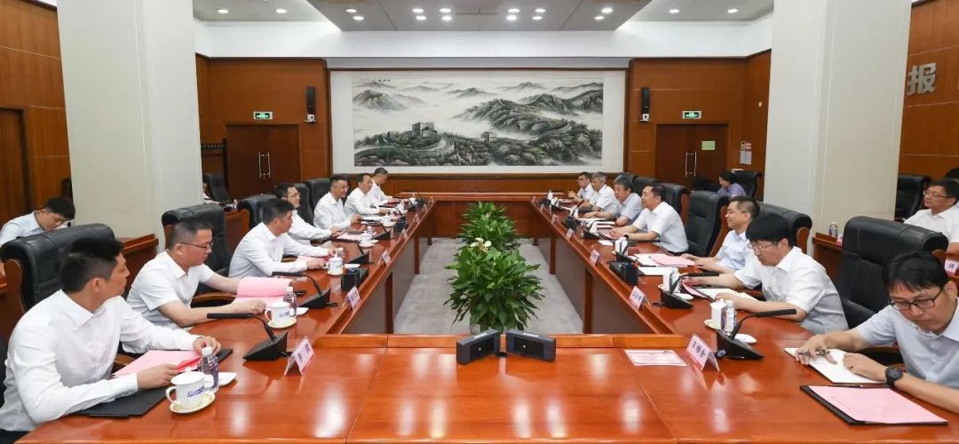 中核集團(tuán)黨組副書記、總經(jīng)理顧軍會(huì)見(jiàn)蘇州市委副書記、市長(zhǎng)吳慶文一行