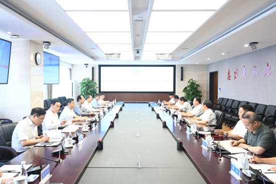 中國(guó)電建黨委書(shū)記、董事長(zhǎng)丁焰章與中國(guó)南水北調(diào)集團(tuán)黨組書(shū)記、董事長(zhǎng)蔣旭光會(huì)談