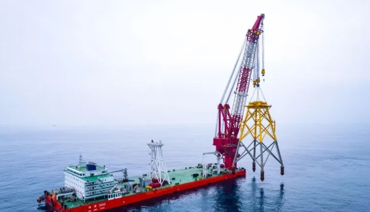 中國能建廣東院陽江青洲一、二海上風(fēng)電場項目完成全部92套風(fēng)機導(dǎo)管架吊裝