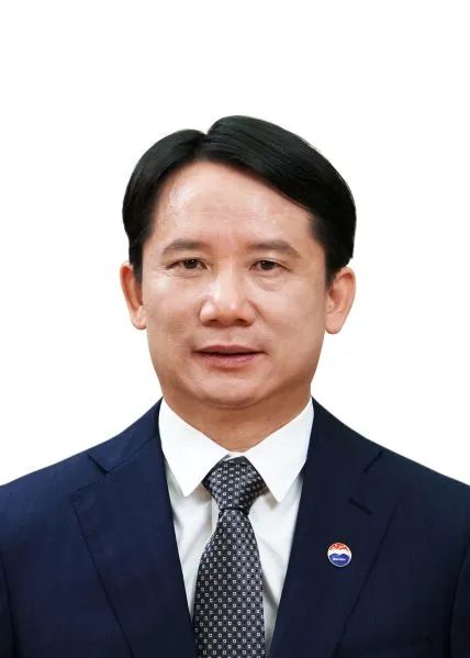 曾任貴州省能源局黨組書記、局長(zhǎng) 丁雄軍當(dāng)選中國(guó)貴州茅臺(tái)酒廠(集團(tuán))黨委書記