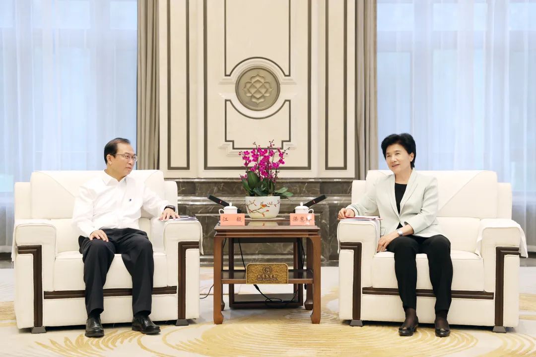 華電集團(tuán)黨組書記、董事長江毅拜會黑龍江省委副書記、省長梁惠玲