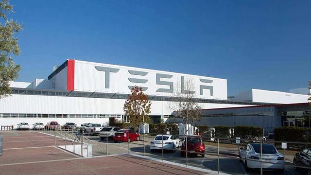 明年特斯拉繼續(xù)降價?高盛下調(diào)盈利預(yù)期，市值蒸發(fā)超2000億元