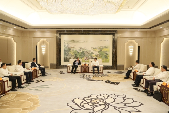 中國(guó)電建黨委副書(shū)記、總經(jīng)理王斌與江蘇省委常委、蘇州市委書(shū)記曹路寶舉行會(huì)談