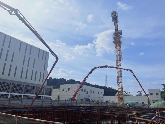 恒運9F燃機綜合辦公樓基礎(chǔ)筏板及承臺、坡道底板澆筑完成