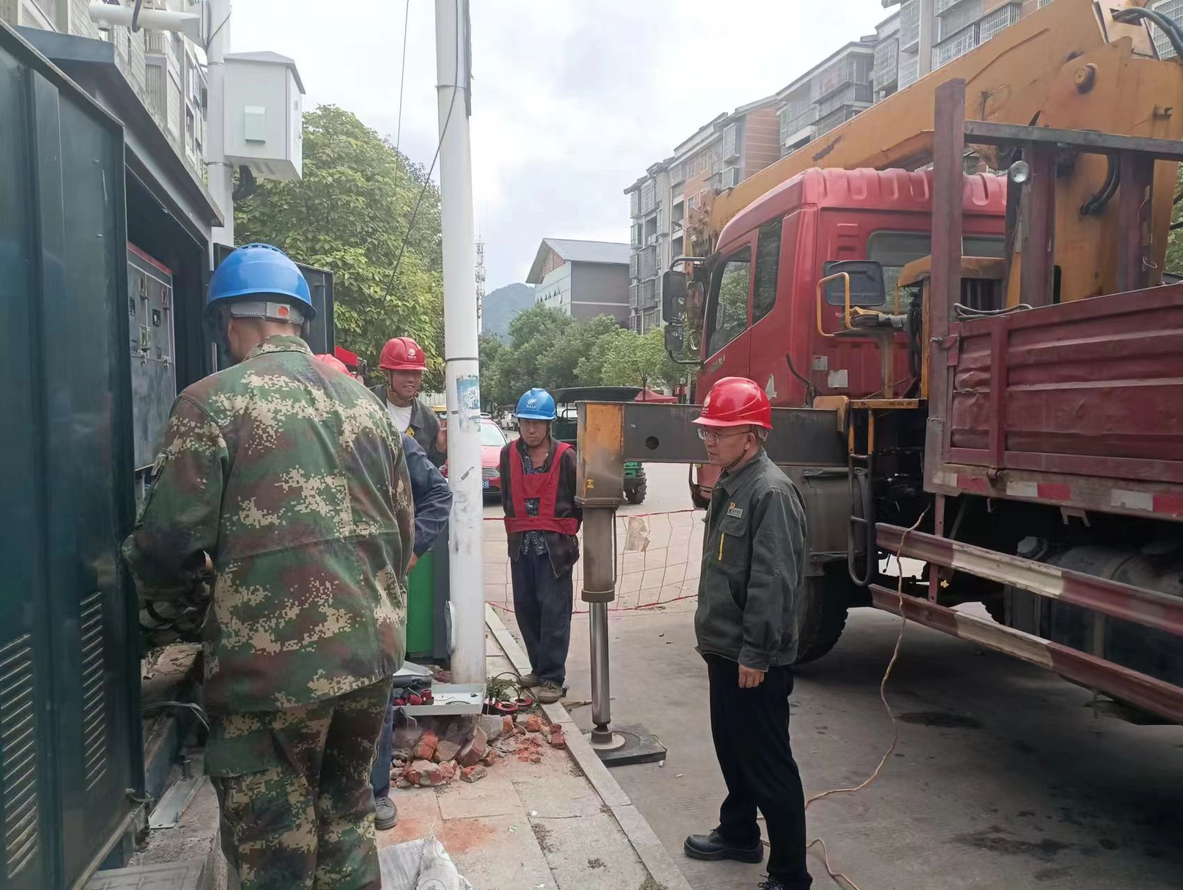 國(guó)網(wǎng)中方縣供電公司:環(huán)網(wǎng)柜升級(jí)改造 推進(jìn)智能電網(wǎng)建設(shè)