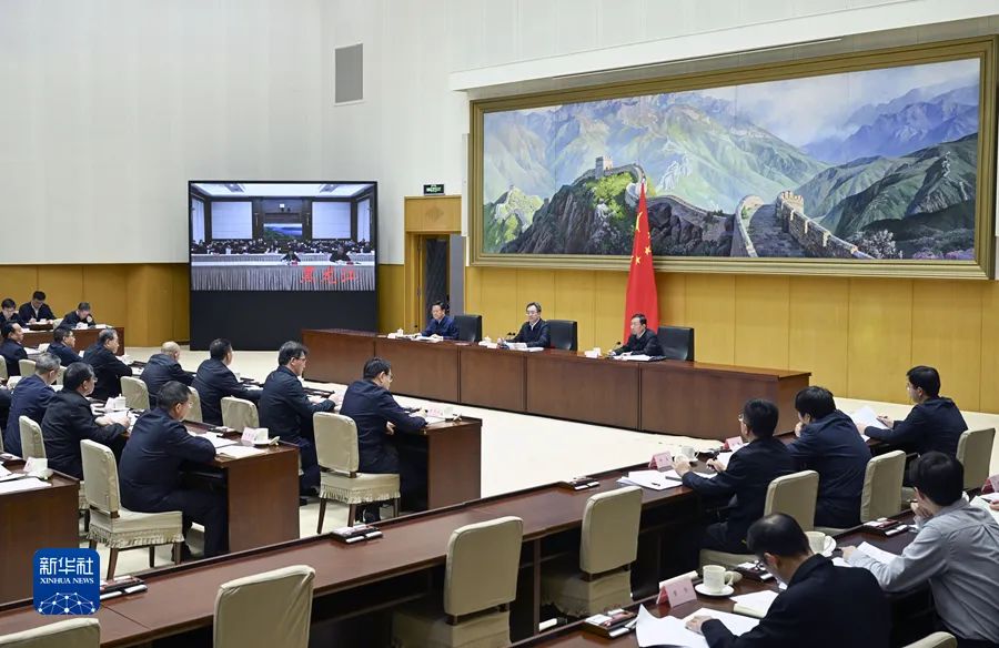 丁薛祥:穩(wěn)住能源保供基本盤 嚴(yán)格抓好能源中長(zhǎng)期合同簽約履約