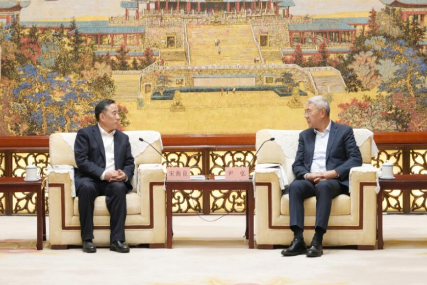 宋海良拜會(huì)江西省委書(shū)記尹弘、省長(zhǎng)葉建春并見(jiàn)證簽署戰(zhàn)略合作協(xié)議