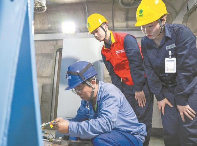 國網(wǎng)河南超高壓公司:發(fā)揮黨建引領力 精益檢修保安全