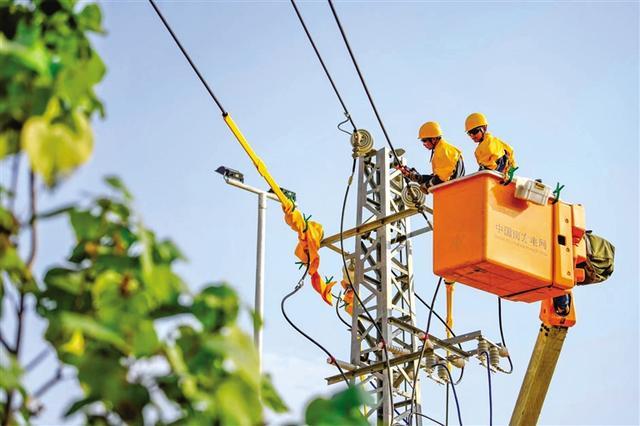 海南電網(wǎng)公司持續(xù)優(yōu)化用電營商環(huán)境，提升供電服務(wù)水平